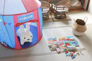 期間限定連泊割-新幹線徒歩15分-空港車8分-田んぼに囲まれて暮らす自然に寄り添う静かな一棟貸切宿