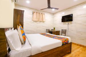 FabHotel Metro Galaxy Inn
