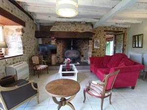 Maison en pierre avec piscine