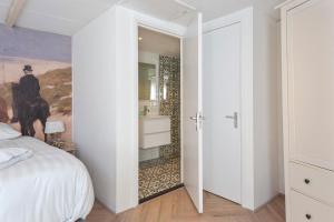 Therese with free parking