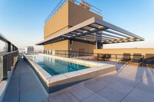 Apartamento 2 quartos em frente ao Allianz com 1 vaga gratuita e piscina no rooftop