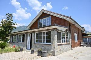 The Emerald Courtyard