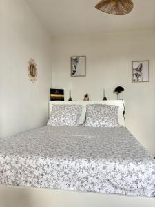 Appartements Petit cocon avec terrasse : photos des chambres