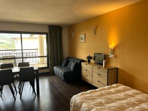 Appartements Studio 4 personnes avec piscine et sauna - Residence Chateau des Magnans - Jausiers - FR-1-165B-45 : photos des chambres
