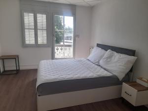 Budget Double Bedroom - Wohlen AG Central