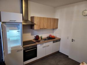 MD- FeWo, City, EG, Top in Preis- Leistung, Lage, Deluxe App mit 2 Schlafzimmer, Merkmale Qeensize Bett, Romantk DZ