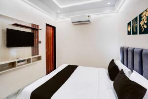 Hotel O Khajrana Ganpati Mandir