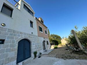 New! 2 Villa Complex for 16 persons near Omiš