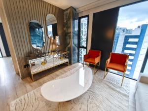 Suites & Apartments Coliving Ecuador Luxury XOE