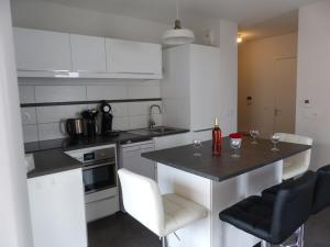 Appartement 6 voyageurs, terrasse, piscine et parking privé