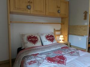 Appartements Charmant studio face a la Dent d-Oche : photos des chambres