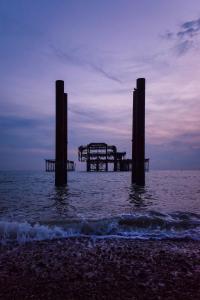 Pierview Pad Attic 10 Person Sunny Seaside Apartment - 2 Min Walk to Beach