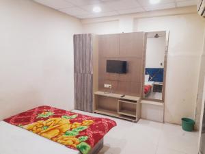 Hotel Standard near Mahakal Lok