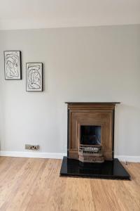 Stylish 2BR Flat with Shard Views by London Bridge
