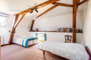 Maisons de vacances Large house in southern Burgundy : photos des chambres