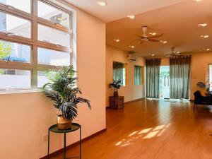 WhiteZen Family Homestay 9Room for 20pax Central Penang