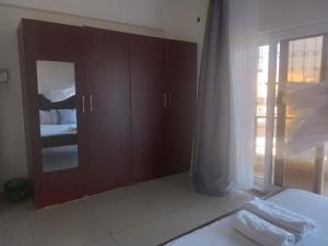 Oysterbay Palm Terrace serviced apt-nyali