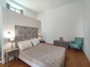 Suite de Rêve au Château avec Bain Caché - Accès Bassin de Nage - Clim