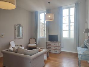 Appartements Suite de Reve au Chateau avec Bain Cache - Acces Bassin de Nage - Clim : photos des chambres