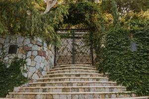 Luxury Lakefront Retreat at Casa Floresta