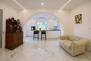 Villa Chiara - Intera UnitĂ con Piscina, SPA e Vista Panoramica