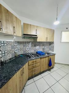 شقة مثالية للاسترخاء على بعد دقائق من شاطئ انزا اكادير