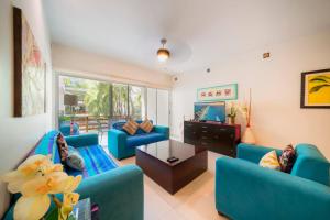 Modern 2 Bedroom Condo with Pool, BBQ & Gym - Solana At Sabbia Condos