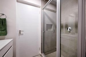 The Knights Luxury Apartment