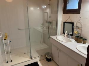 Maisons de vacances Beautiful large country house 4 bedrooms : photos des chambres