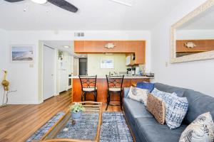 Gulf Shores Surf & Racquet 712A condo