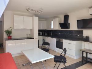 T3 RDJ south, Sea exit from residence