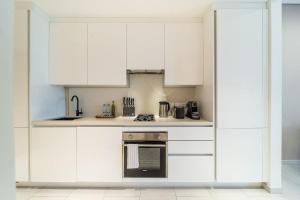 Airstay - Sleek Studio - Burj Khalifa & Pool Views - Monthly Offer Available