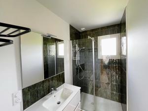 Maisons de vacances Villa Climatisee 8 Pers, 4 chambres, 3 Sdb : photos des chambres