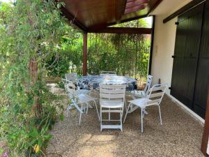 Maisons de vacances Holiday house Les Lauriers-roses 6 persons, 1 km from the beach : photos des chambres