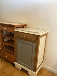 Maisons de vacances Holiday house Les Lauriers-roses 6 persons, 1 km from the beach : photos des chambres