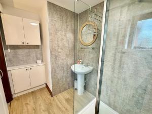 3 bed house in central Newark