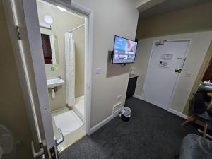 The Green Light House Studio 24 - Free Private Parking