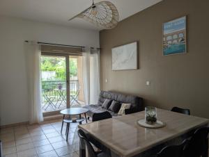 Uzès centre à 2 min - piscine - clim - parking