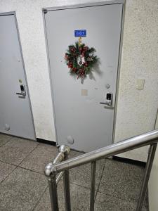 Mercurys home - Foreigners Only