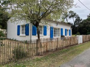 Maison 100 m2 plein pied pour 6 personnes 300 m de la plage