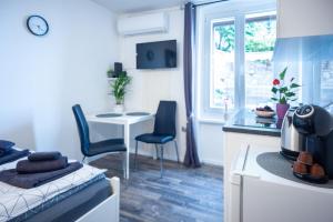 Cosy studio by the beach