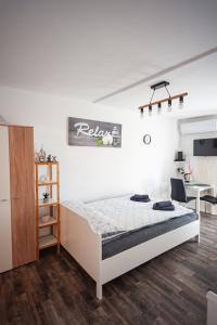 Cosy studio by the beach