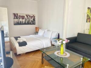 6 minutes walking from Lausanne railway station