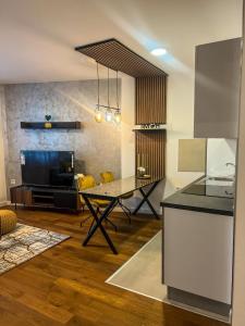 Grey & Yellow appartement