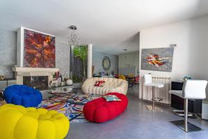 Villas Beautiful Modern villa lei Suza with great pool exotic garden : photos des chambres