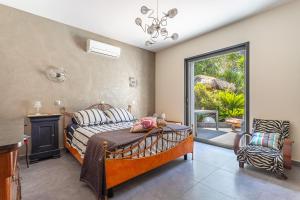 Villas Beautiful Modern villa lei Suza with great pool exotic garden : photos des chambres