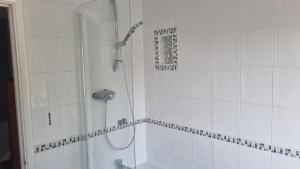 Spencer , 4 bed slp 8 semi in Lee On The Solent