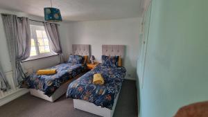 Spencer , 4 bed slp 8 semi in Lee On The Solent