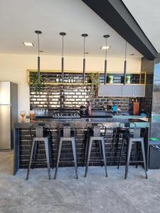 Casa Moderna com Itens de Lazer