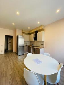 43 Жемчужина на Каманина 16a